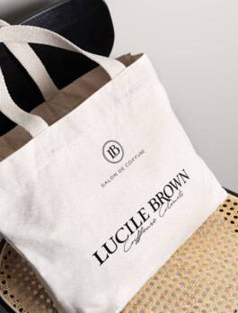 Graphic design shopping bag Lucile Brown 